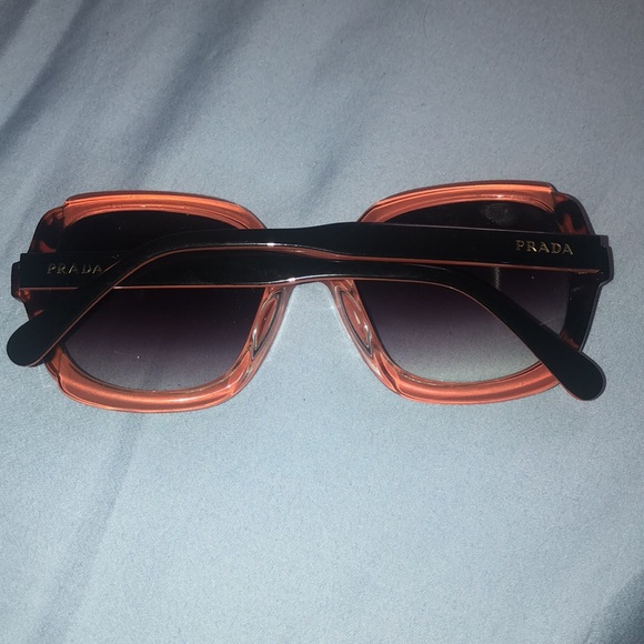 Prada Oversized Sunnies - Picture 2 of 8